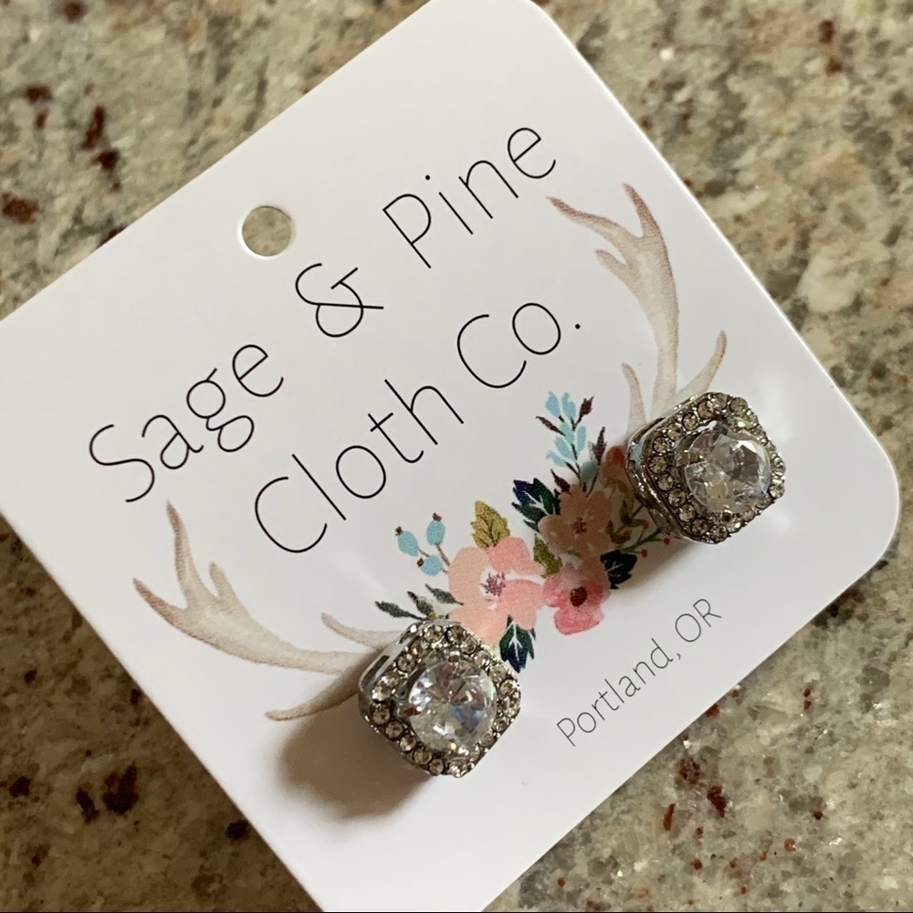 NWT Princess Pillow Cubic Zirconium Stud Earring
